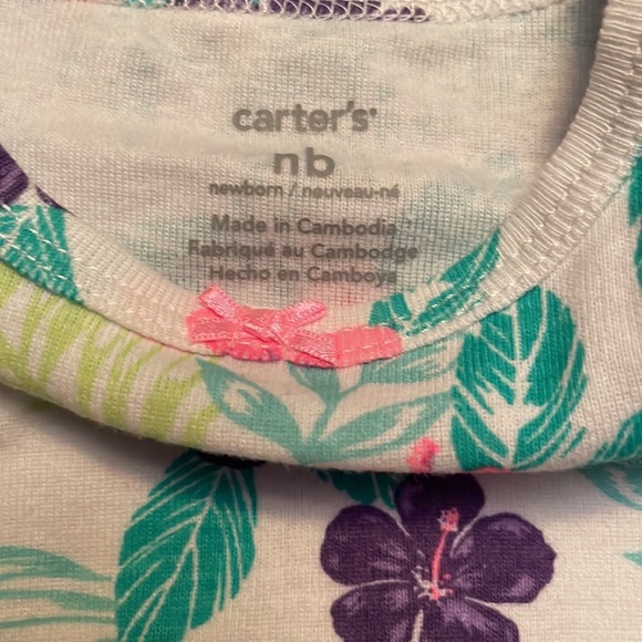 Carter’s Newborn Girls 2piece. - Picture 4 of 5
